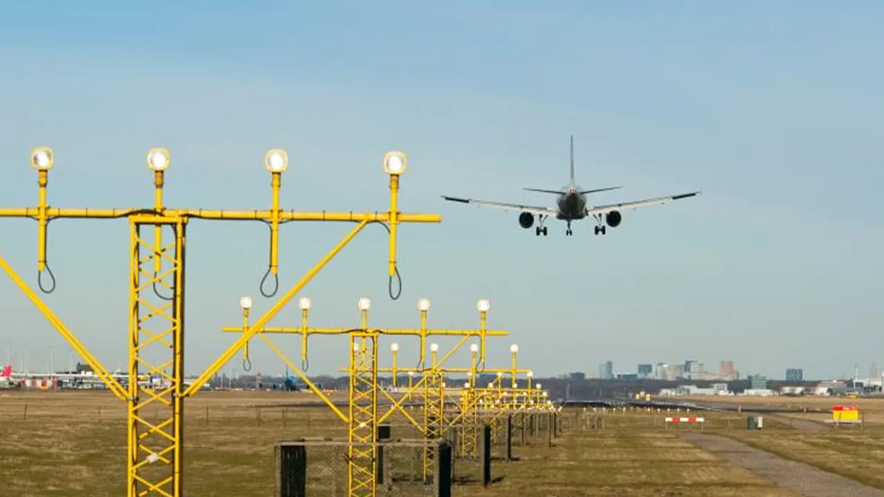 Hollanda, havalimanı çevresindeki 3 bin haneye 5,5 milyon avro tazminat ödeyecek