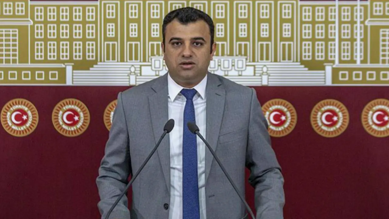 Meclis'te Kürtçe basın toplantısı düzenledi, hakkında tutanak tutuldu