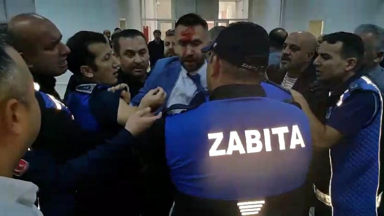 Belediye meclis toplantısında ortalık karıştı: MHP'li üye CHP'li üyenin burnunu kırdı
