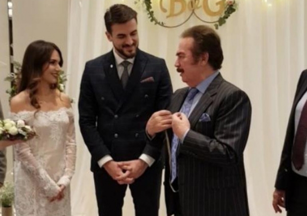 Gurur Aydoğan ve sevgilisi Başak Gürbüz nişanlandı