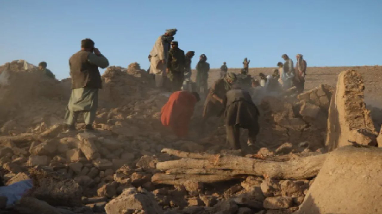 Afganistan'da deprem: Ölü sayısı 2 bin 53’e yükseldi
