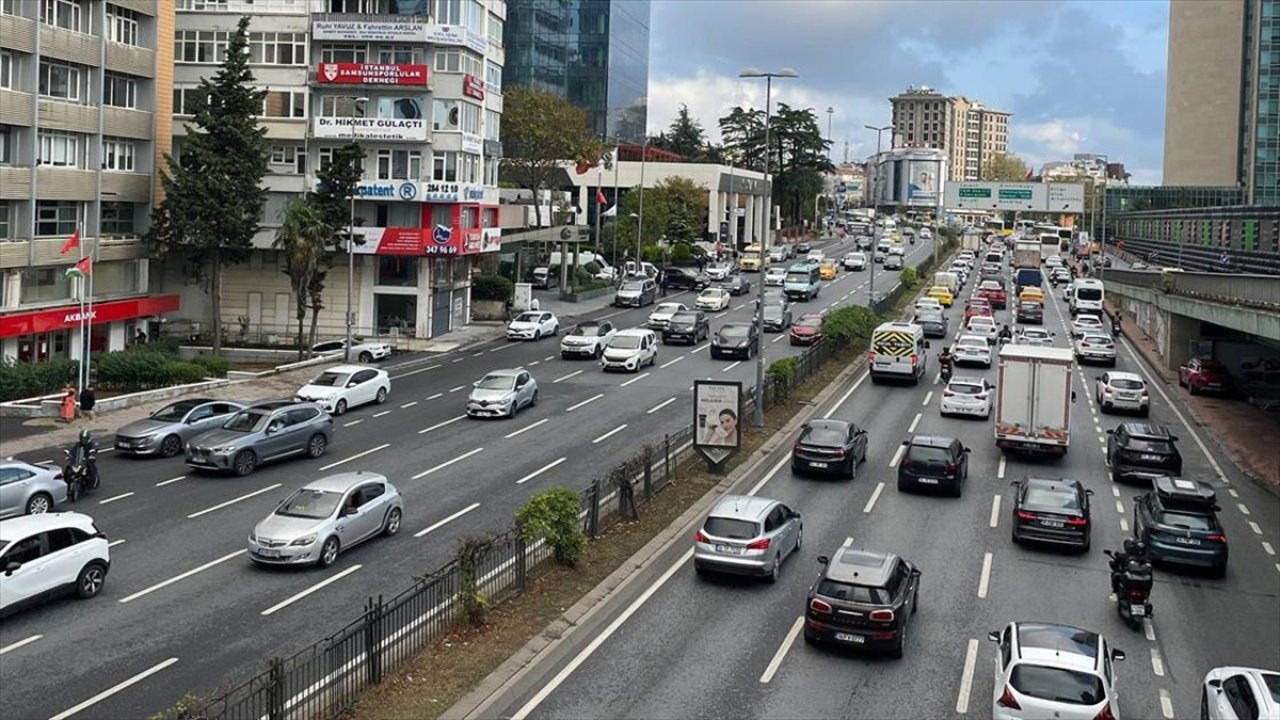 Haftanın ilk gününde trafik yoğunluğu: Yüzde 76'ya kadar yükseldi