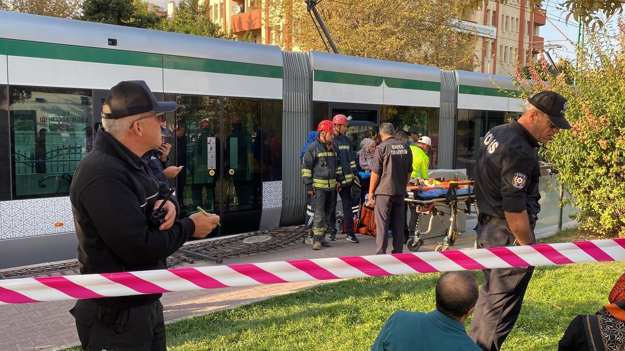 Dengesini kaybedip tramvaya düşen kadın hayatını kaybetti