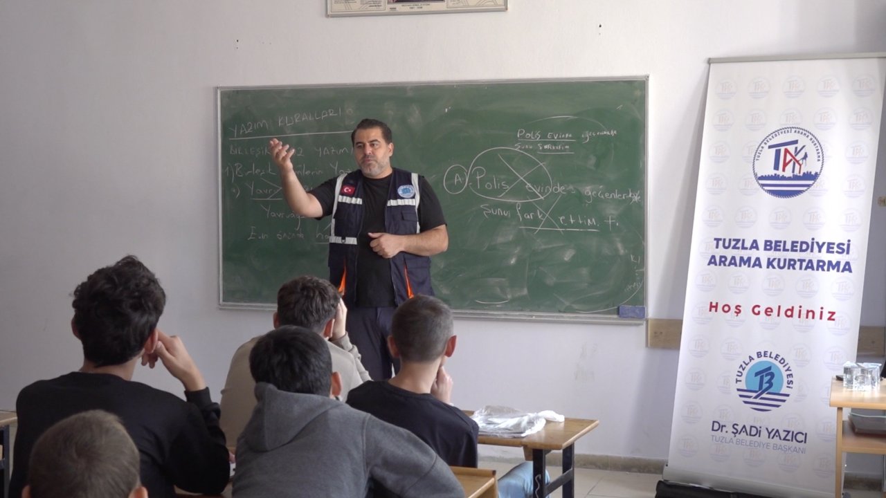 Tuzla'da her gün 120 kişiye deprem eğitimi