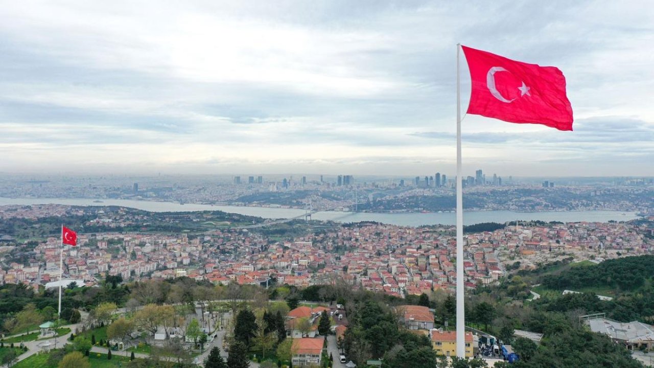 İstanbul bayraklarla süsleniyor!