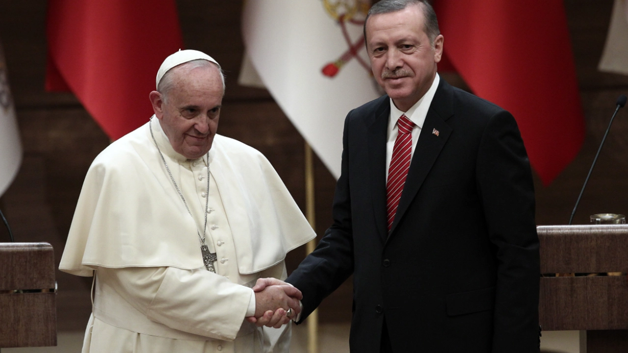 Cumhurbaşkanı Erdoğan, Papa Franciscus ile Gazze'yi görüştü