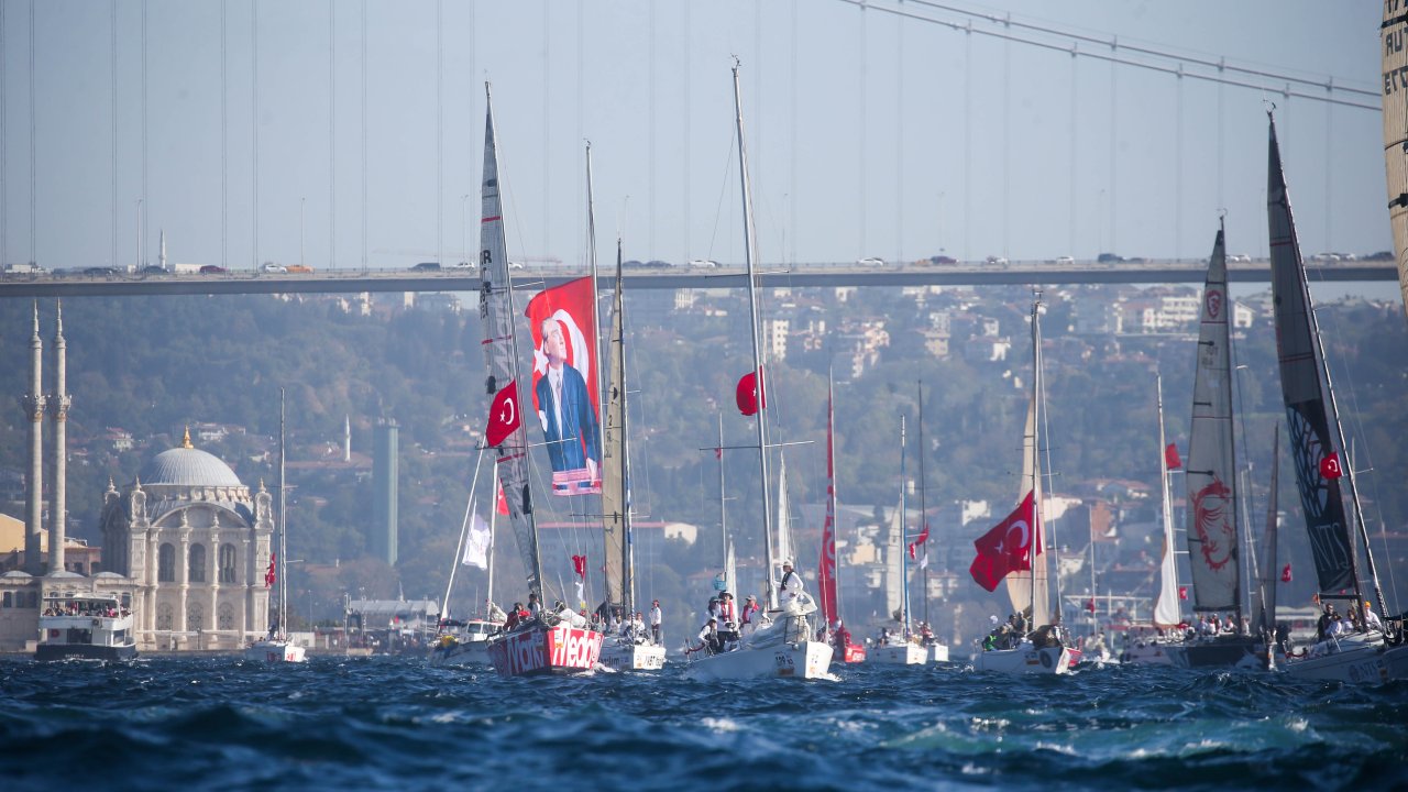 Cumhuriyet'in 100'üncü yılında görkemli şölen: 100 yelkenli İstanbul Boğazı'nda
