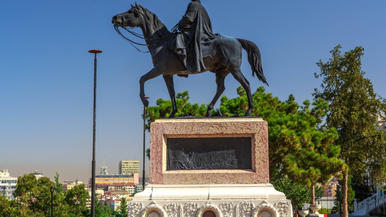 ‘Pietro Canonica ve Atatürk’ çalıştayı: Türkiye’deki en ünlü Atatürk heykellerinde imzası var