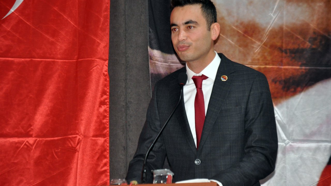 CHP'de kurultaya doğru: Karaman İl Başkanlığı'ndan Özgür Özel'e destek