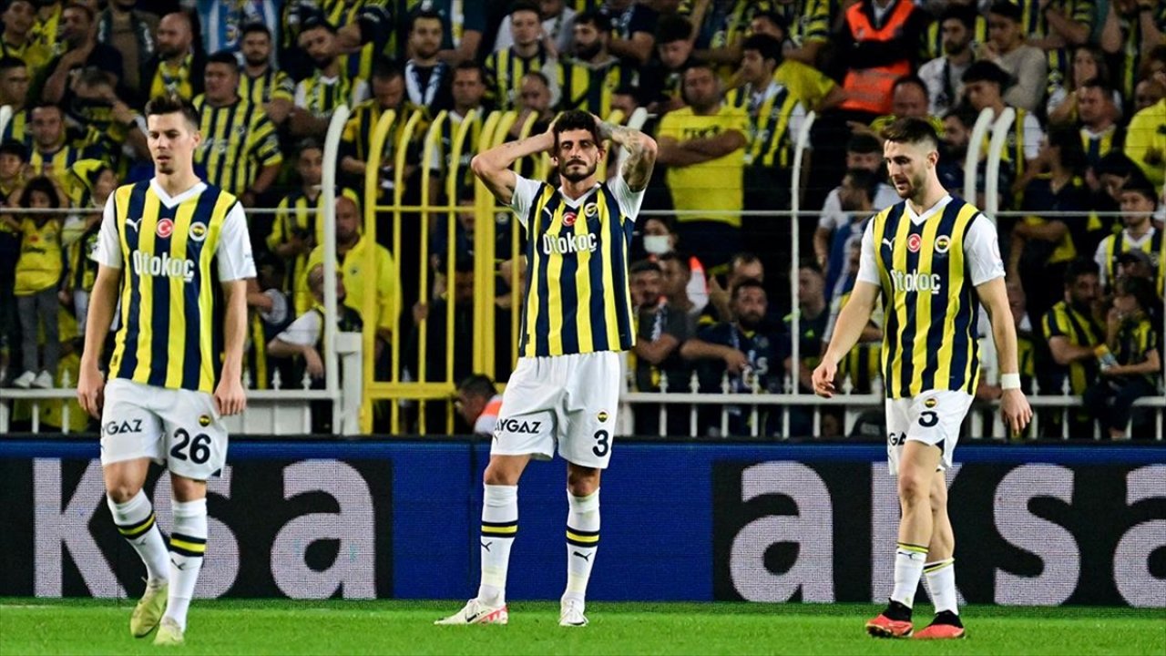 Fenerbahçe, liderliği Galatasaray'a kaptırdı