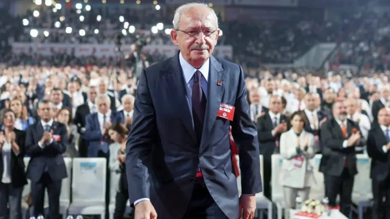 Kılıçdaroğlu kurultay salonundan ayrıldı