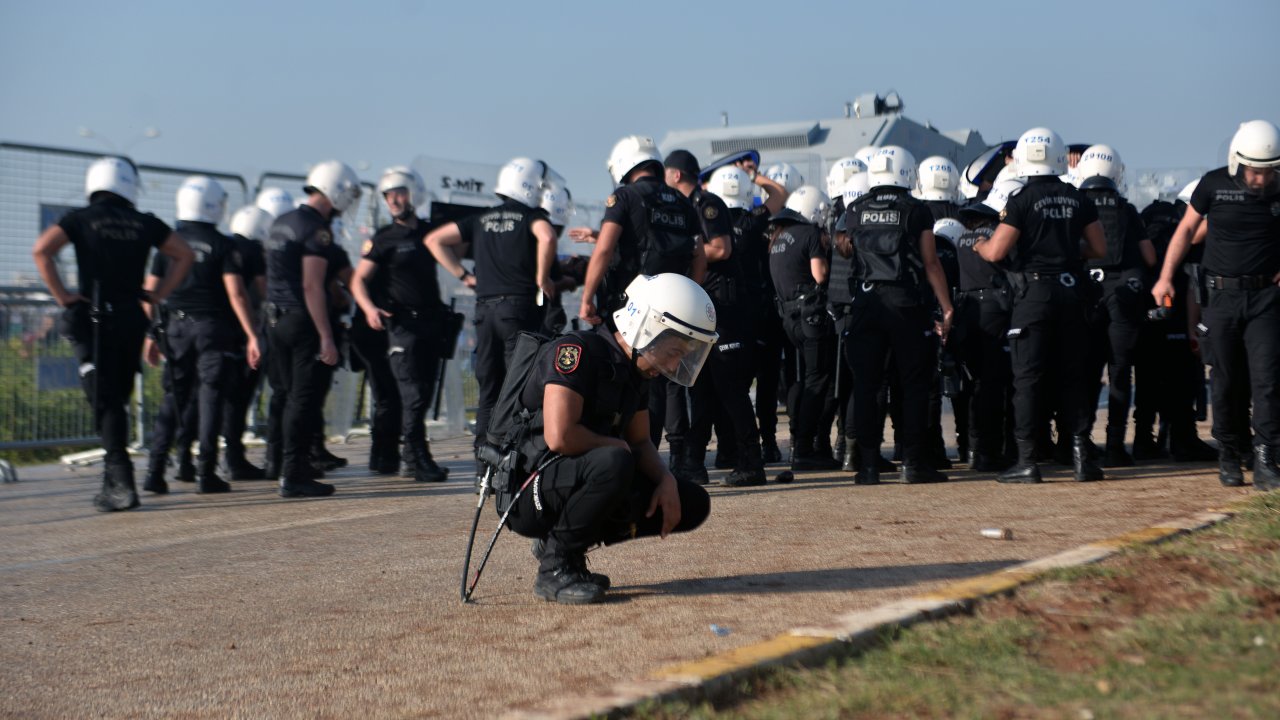 İncirlik Hava Üssü'nde protestoculara polis müdahalesi