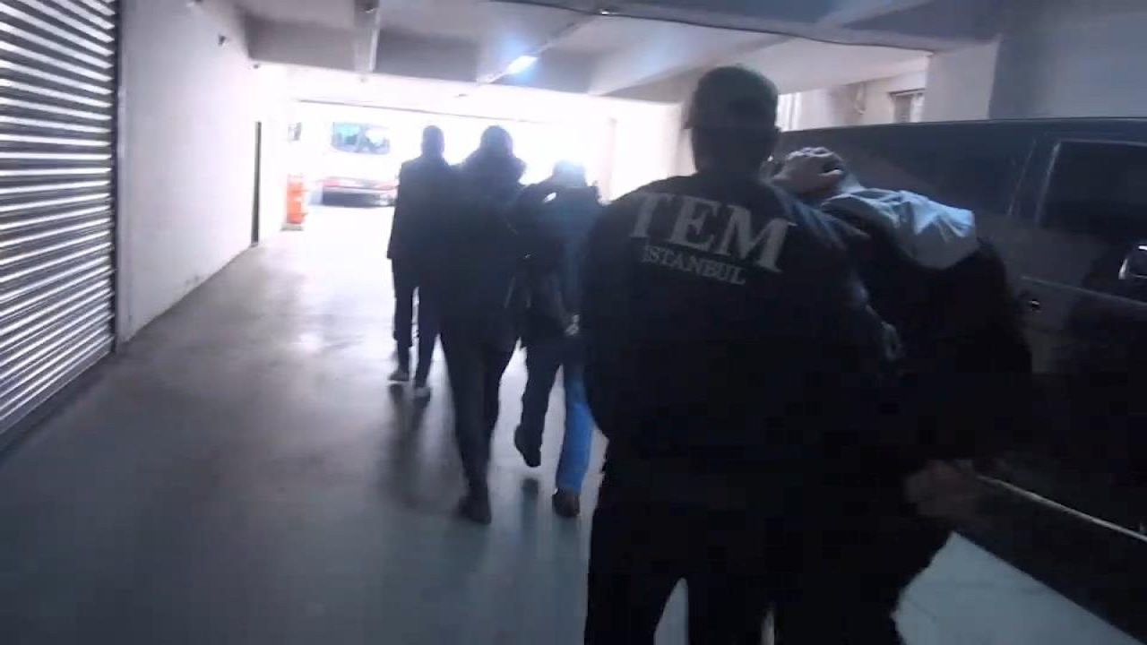 İstanbul'da FETÖ operasyonu: Firari 13 şüpheli yakalandı