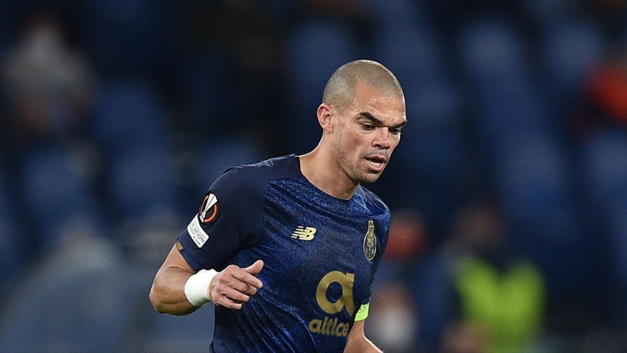 Pepe tarihe geçti: Şampiyonlar Ligi'nin gol atan en yaşlı futbolcuları