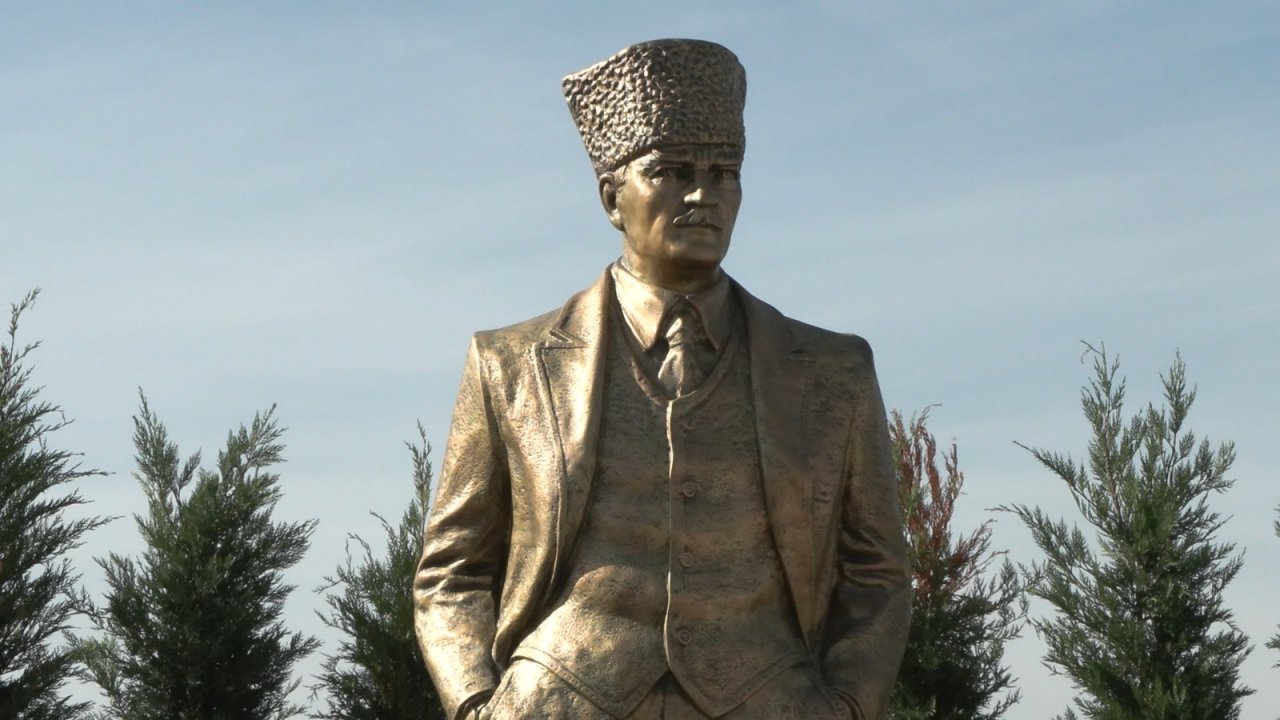 Büyükçekmece’de 'Çakmaklı Atatürk Anıtı' açıldı