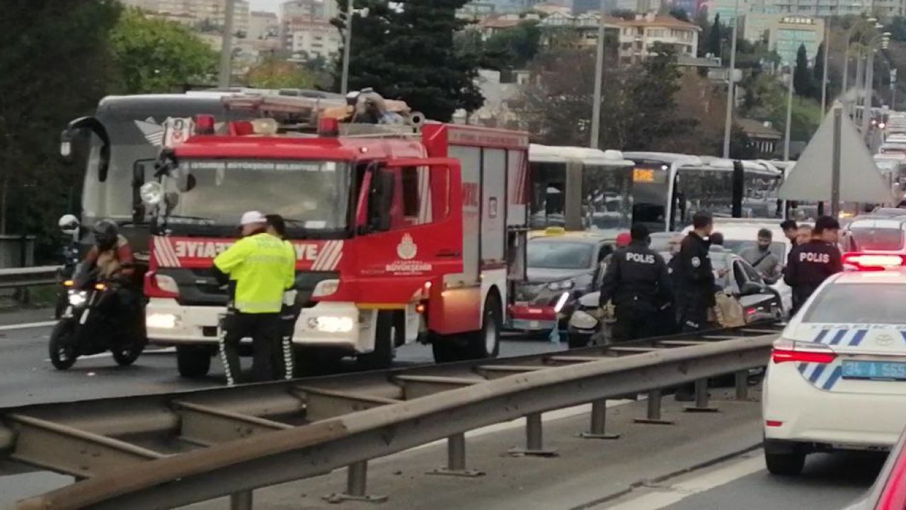 15 Temmuz Şehitler Köprüsü'nde zincirleme kaza! 4 araç birbirine girdi: Yaralılar var