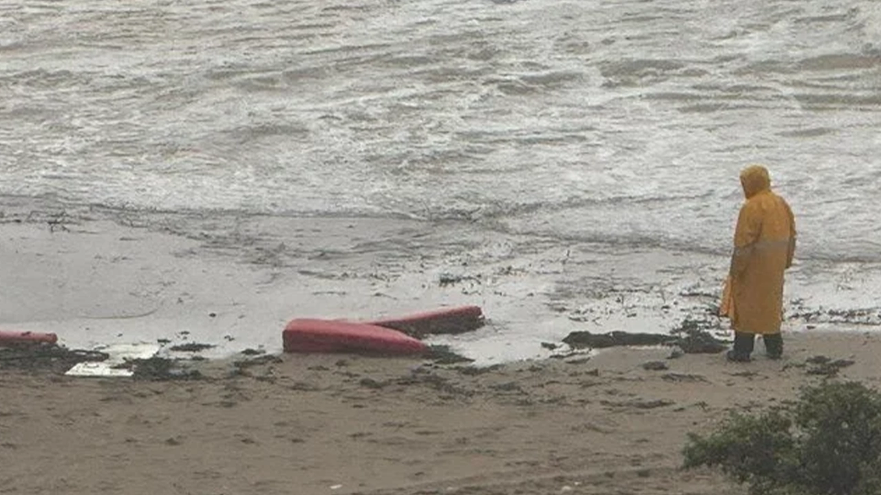 Kaçak göçmenleri taşıyan bot battı: 5 ölü