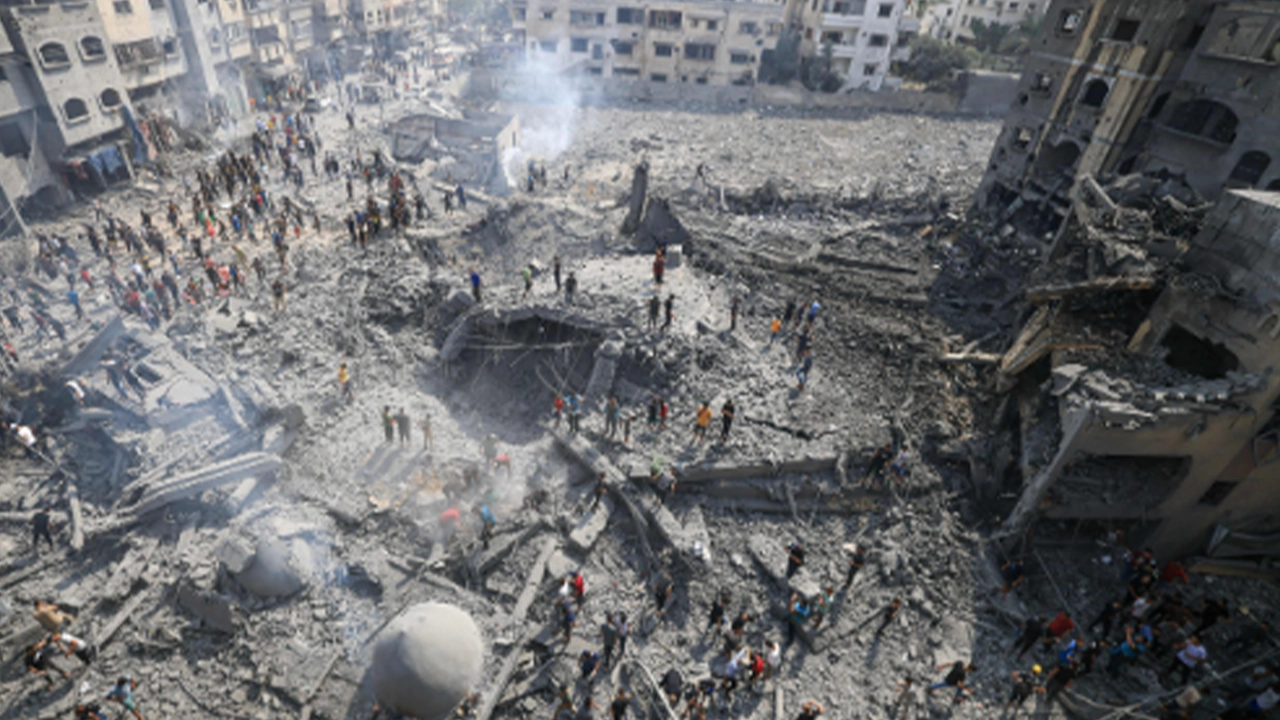 İsrail'in Gazze'ye saldırısında AA'nın iki kameramanı yaralandı, yakınları öldü