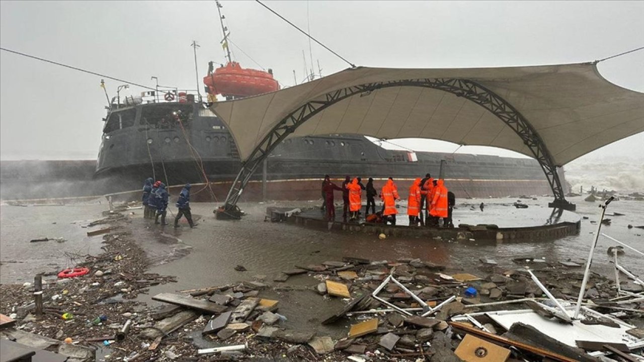 AFAD, Zonguldak'ta irtibatı kesilen kargo gemisini arama çalışmalarını sürdürüyor