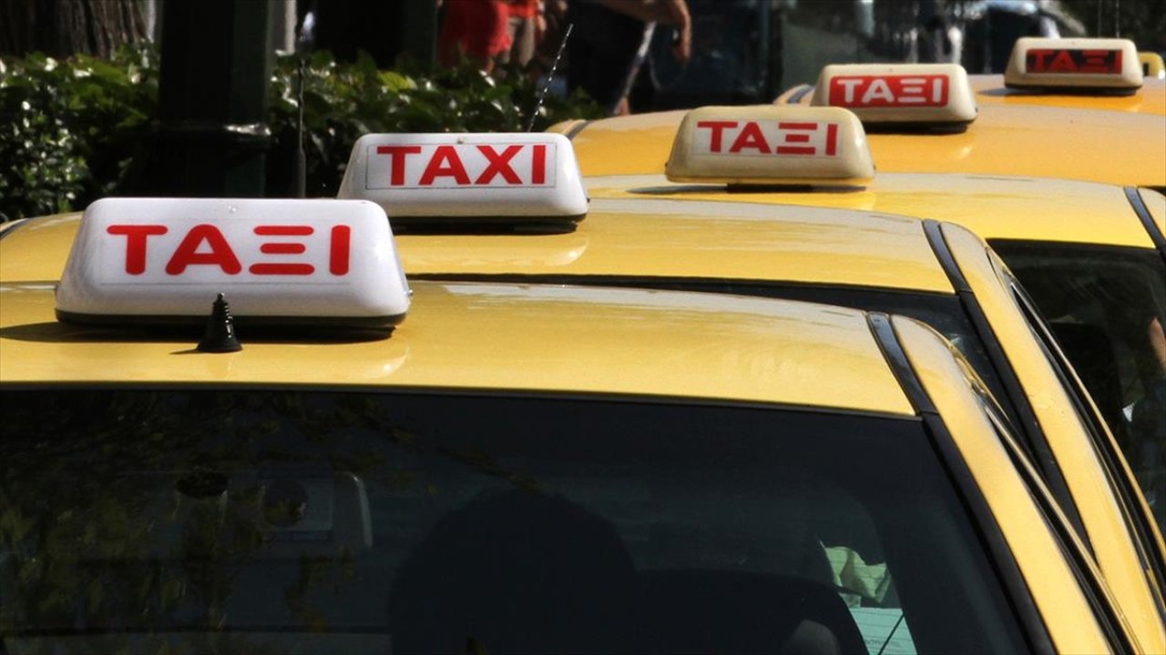 Atina'da 24 saatlik grev: Taksiciler hizmet vermeme kararı aldı