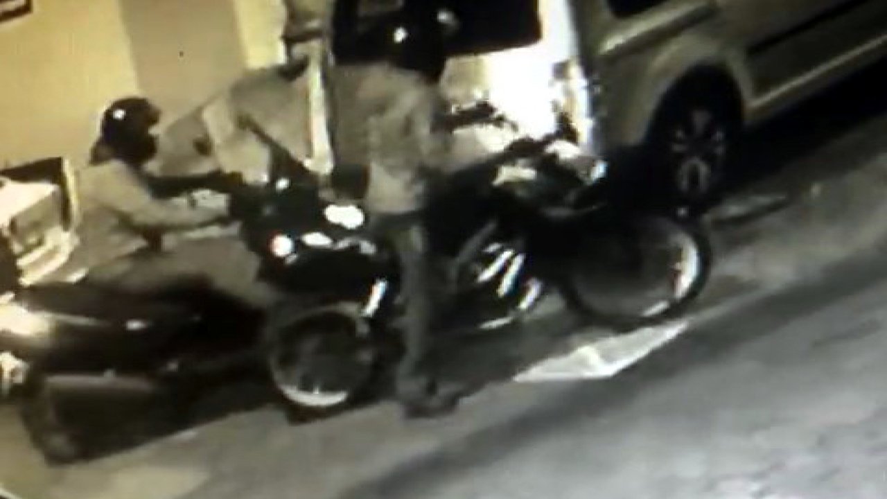 Motosiklet hırsızlığı kameraya yakalandı