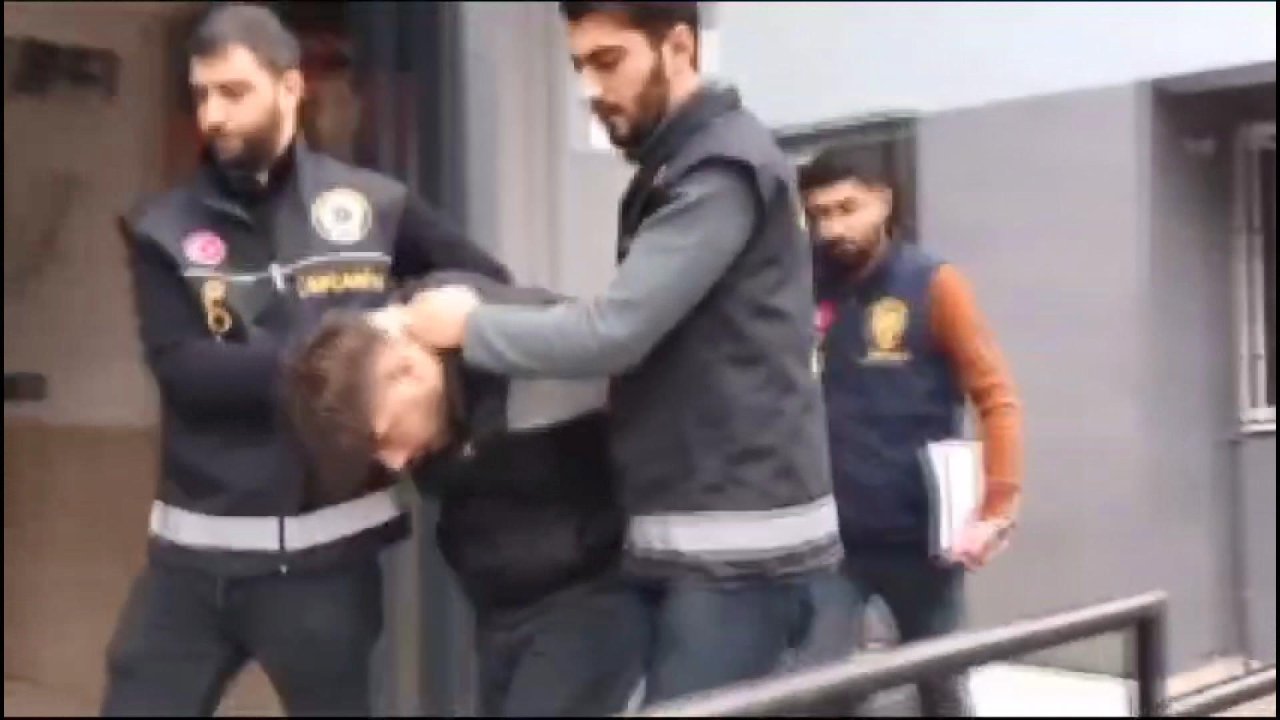 Ümraniye'de polise çarpan sürücü yakalandı