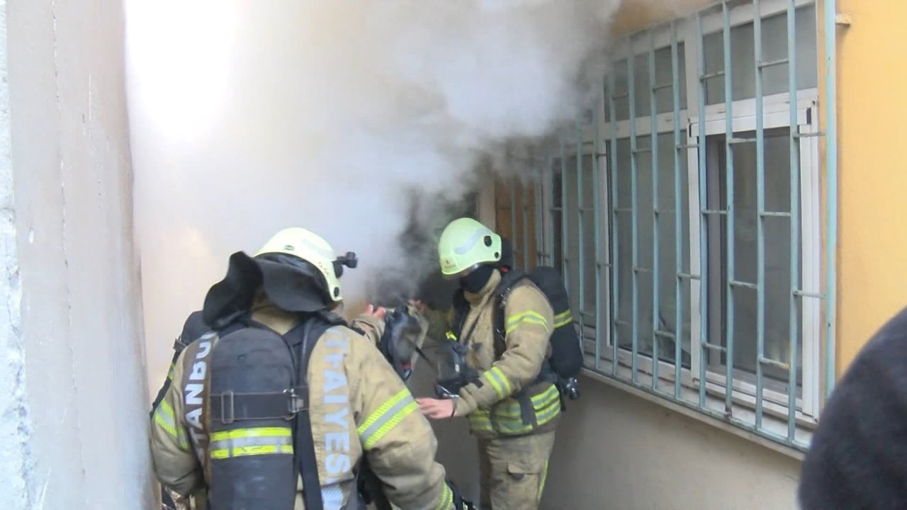 Kadıköy'de çıkan yangında "kundaklandı" iddiası kafaları karıştırdı