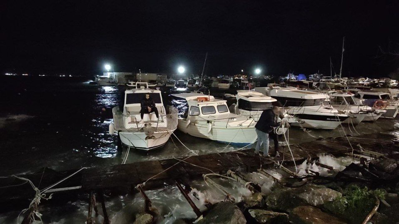 İstanbul'da fırtına; 1 tekne battı