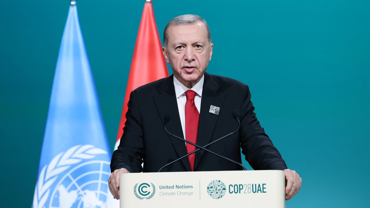 Erdoğan COP 28 Zirvesi'nde: '2053'te net sıfır emisyon hedefini gerçekleştirmeyi öngörüyoruz'