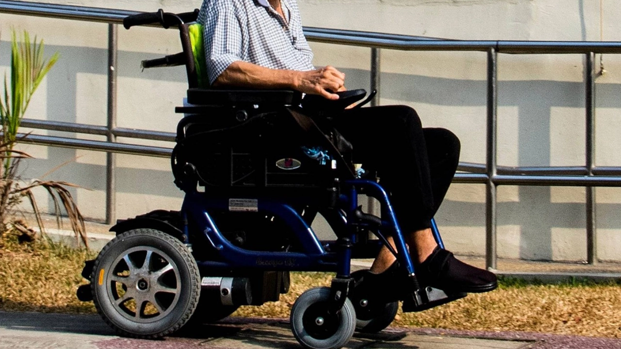 3 Aralık Dünya Engelliler Günü'nde yürek yakan gerçek: Tekerlekli sandalye alacak para bile yok