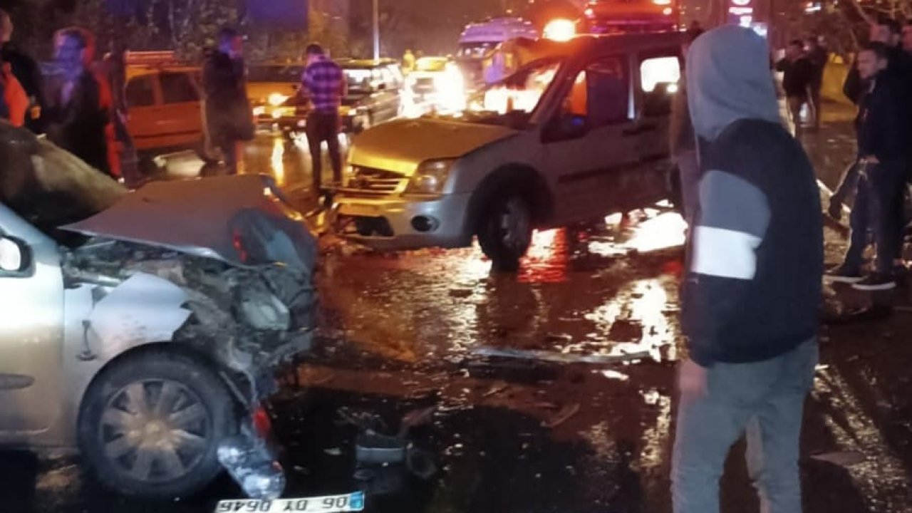 Sakarya'da zincirleme kaza kamerada: 4 yaralı