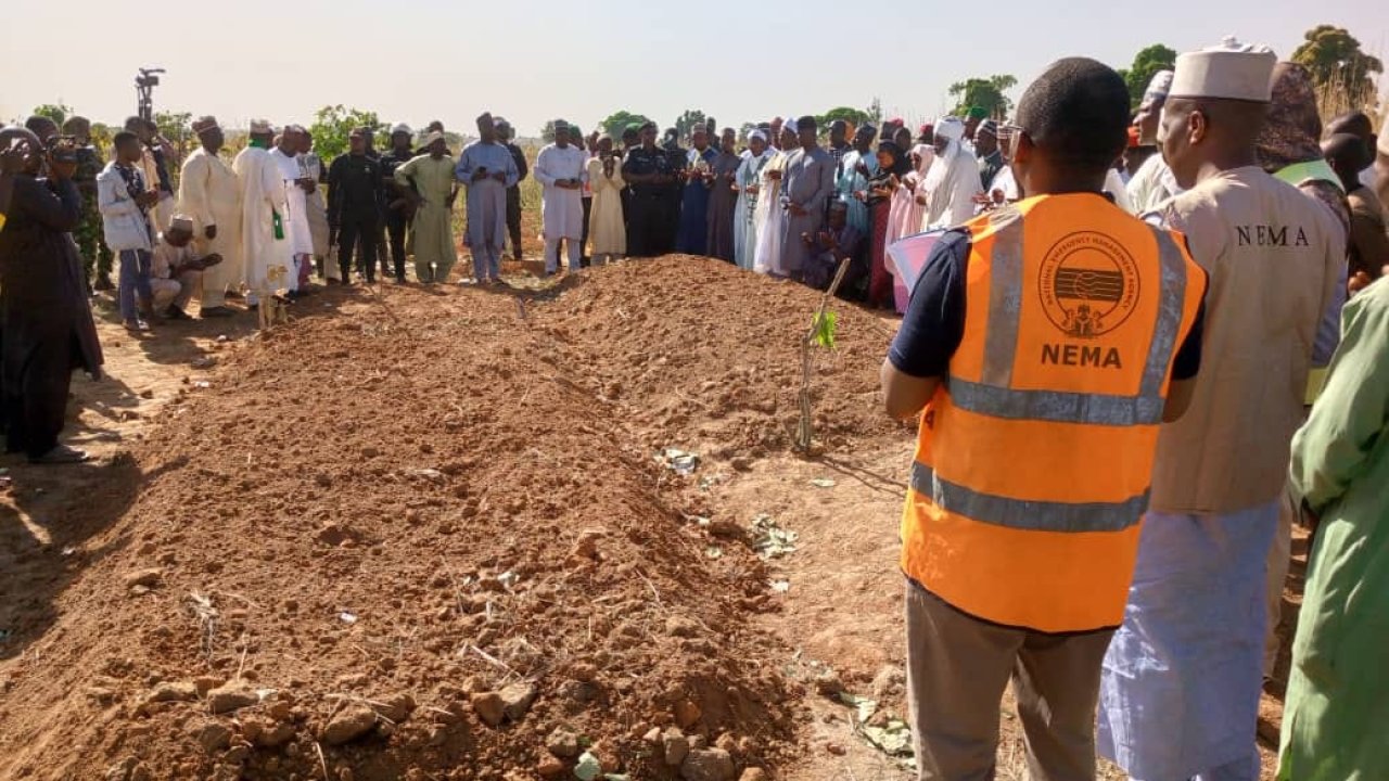 Nijerya Hava Kuvvetleri ‘yanlışlıkla’ sivilleri bombaladı: Onlarca ölü ve yaralı var