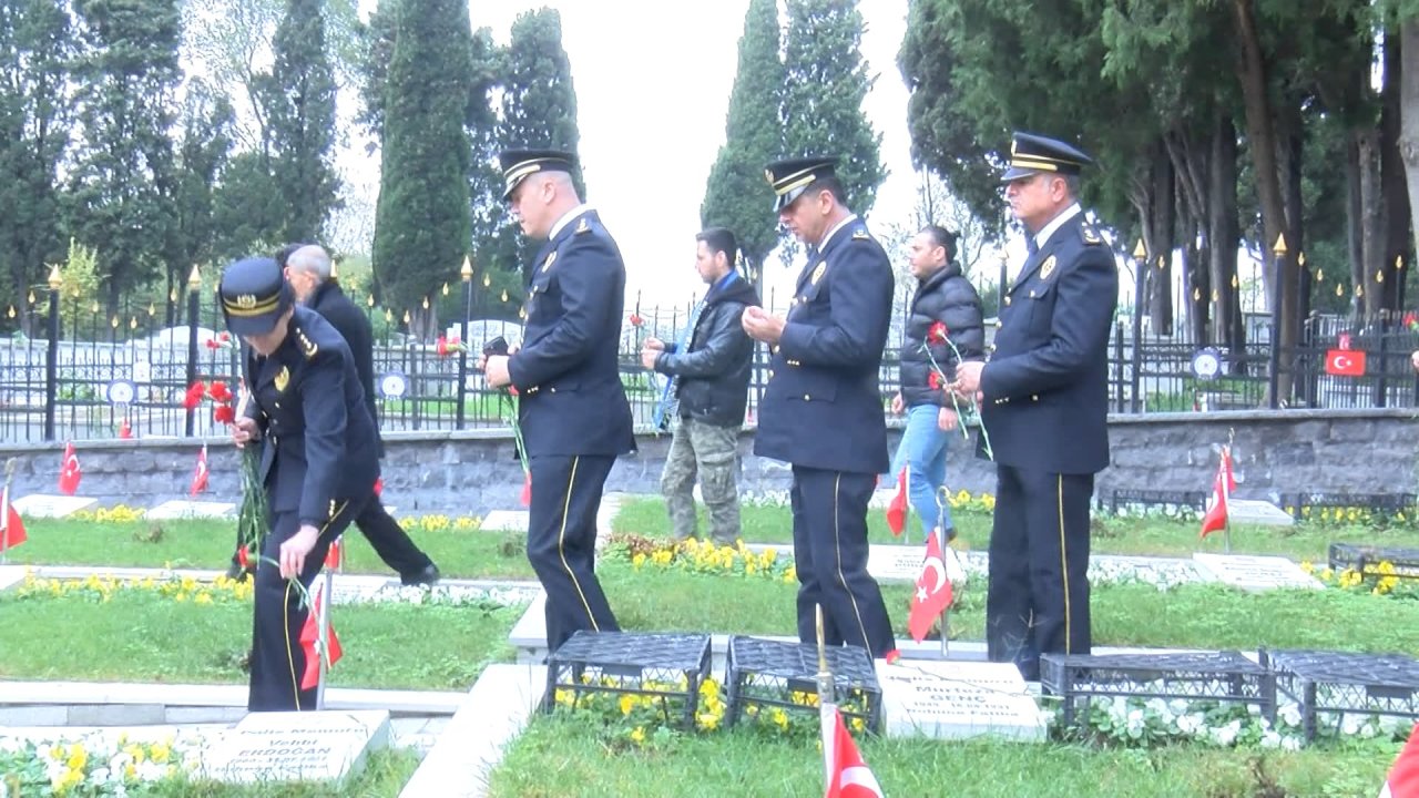 Beşiktaş'ta düzenlenen saldırıdaki şehitler anıldı