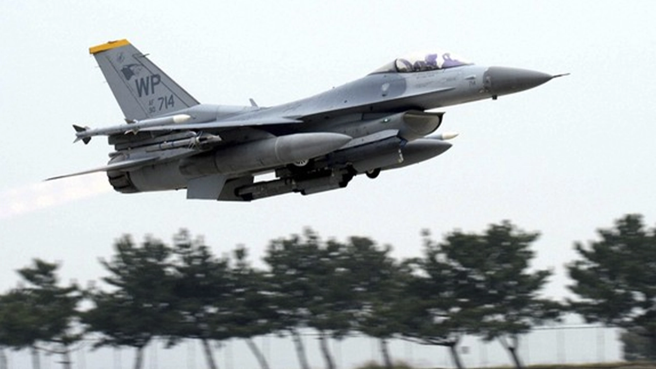 ABD’ye ait F-16 uçağı, Güney Kore’de düştü
