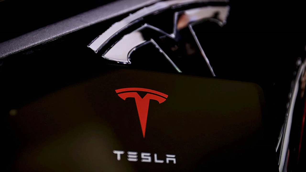 Tesla, 2 milyondan fazla aracını geri çağıracak