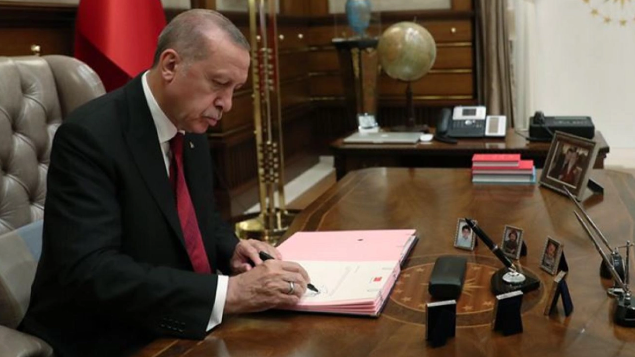 Resmi Gazete'de yayımlandı: Cumhurbaşkanı Erdoğan'dan atama ve görevden alma kararları
