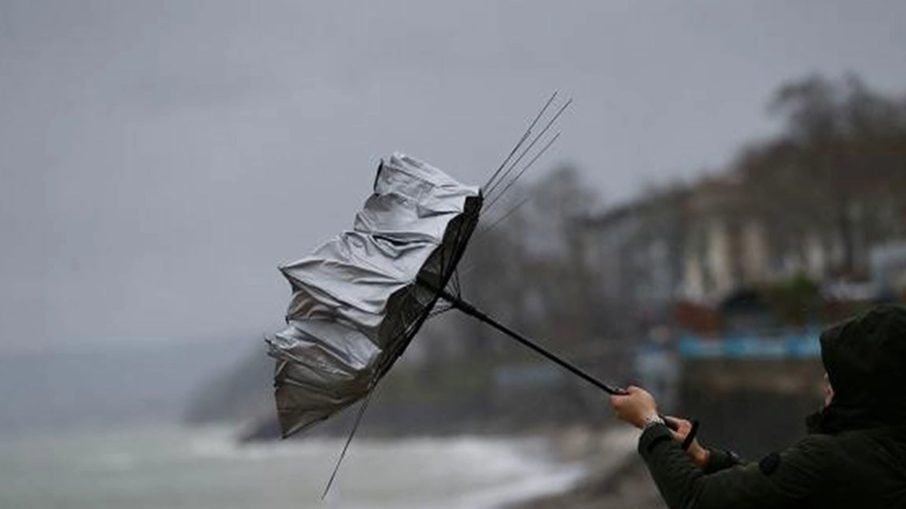 AKOM'dan İstanbul için fırtına uyarısı