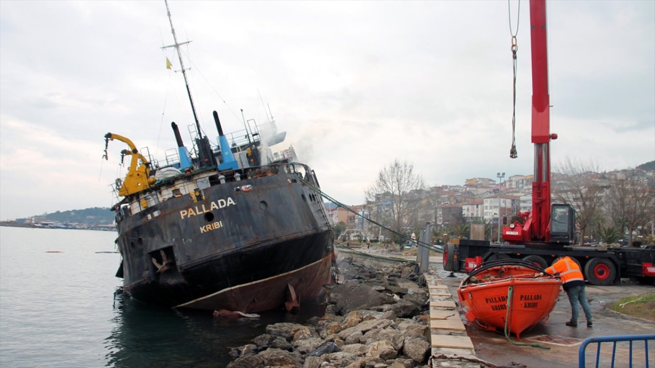 Batan geminin kayıp personeli 34 gündür aranıyor