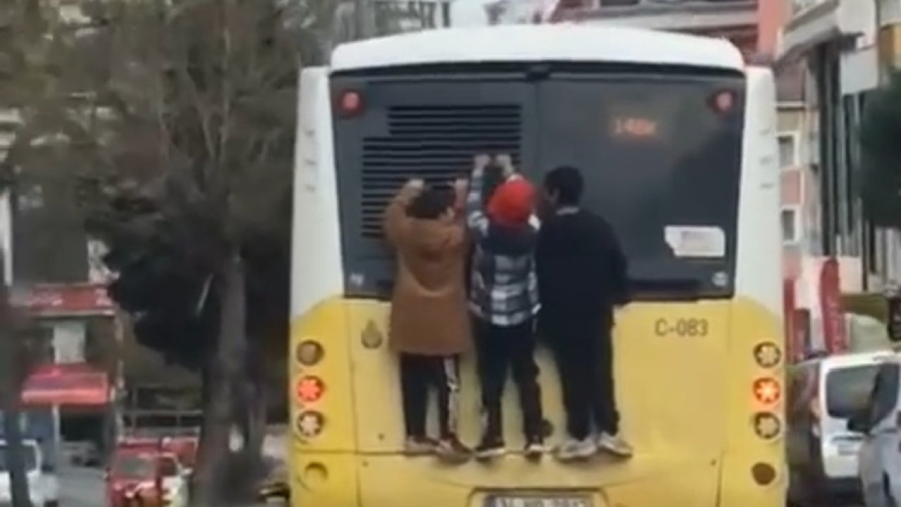 Çocuklar, İETT otobüsüne tutunarak korku dolu anlar yaşattı