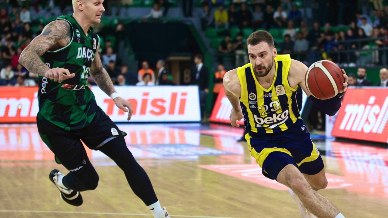 Fenerbahçe, Darüşşafaka'yı rahat geçti