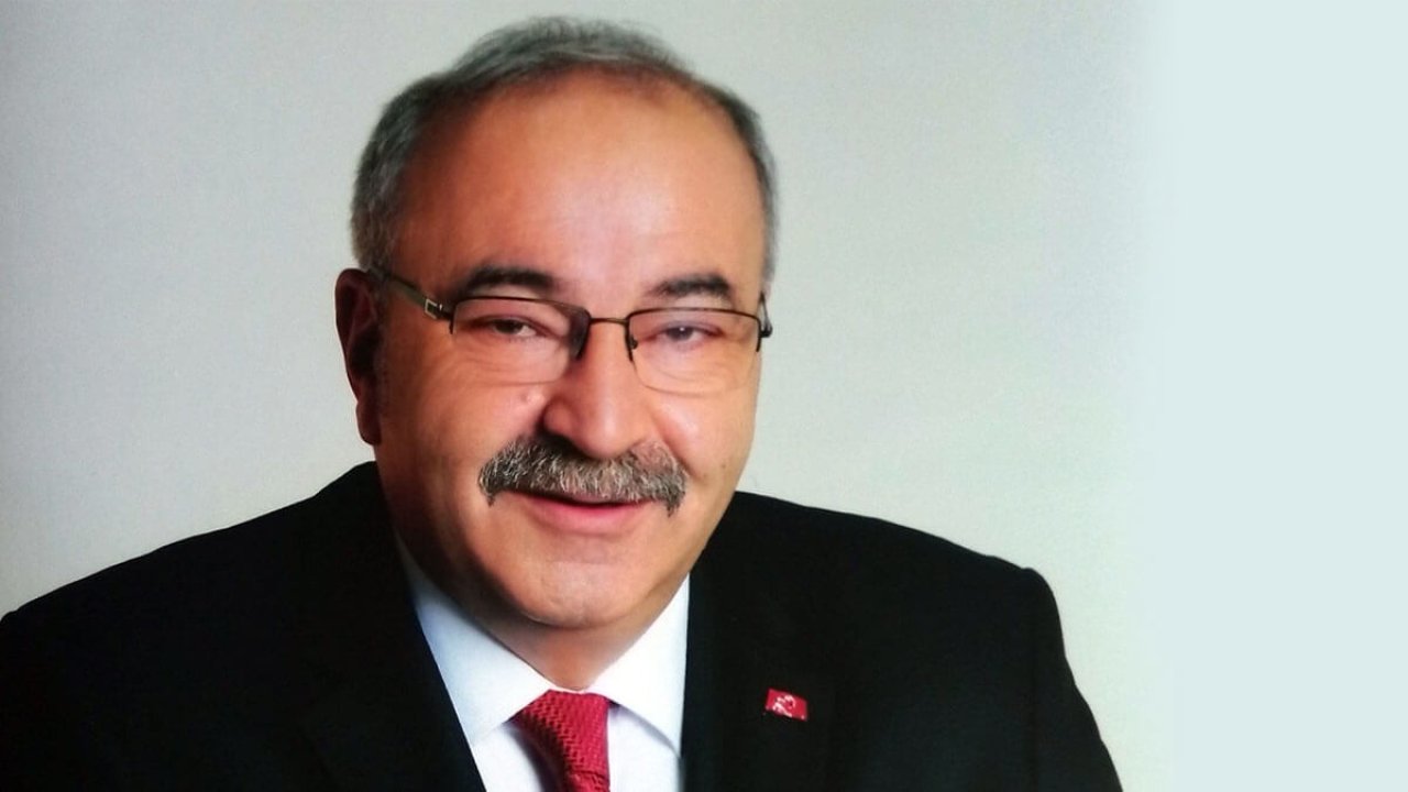 Kalp krizi ve beyin kanaması geçiren MHP'li belediye başkanı hayatını kaybetti