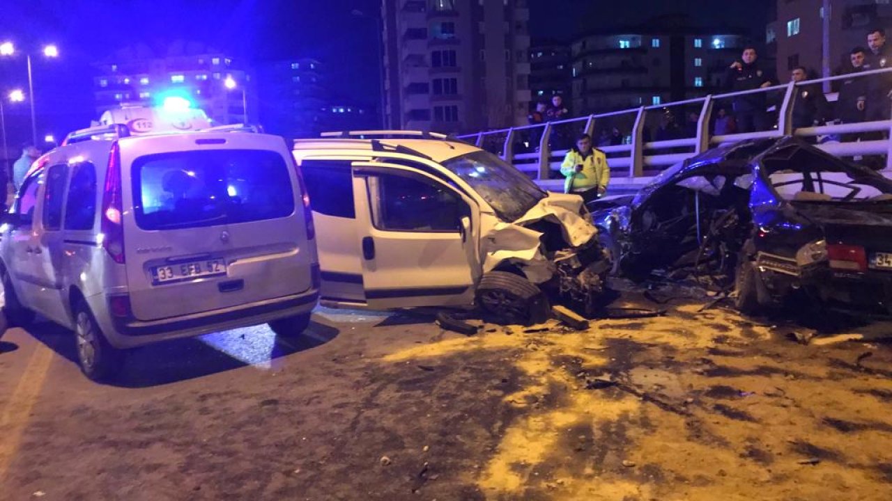 Mersin’de feci kaza: Ölü ve yaralılar var
