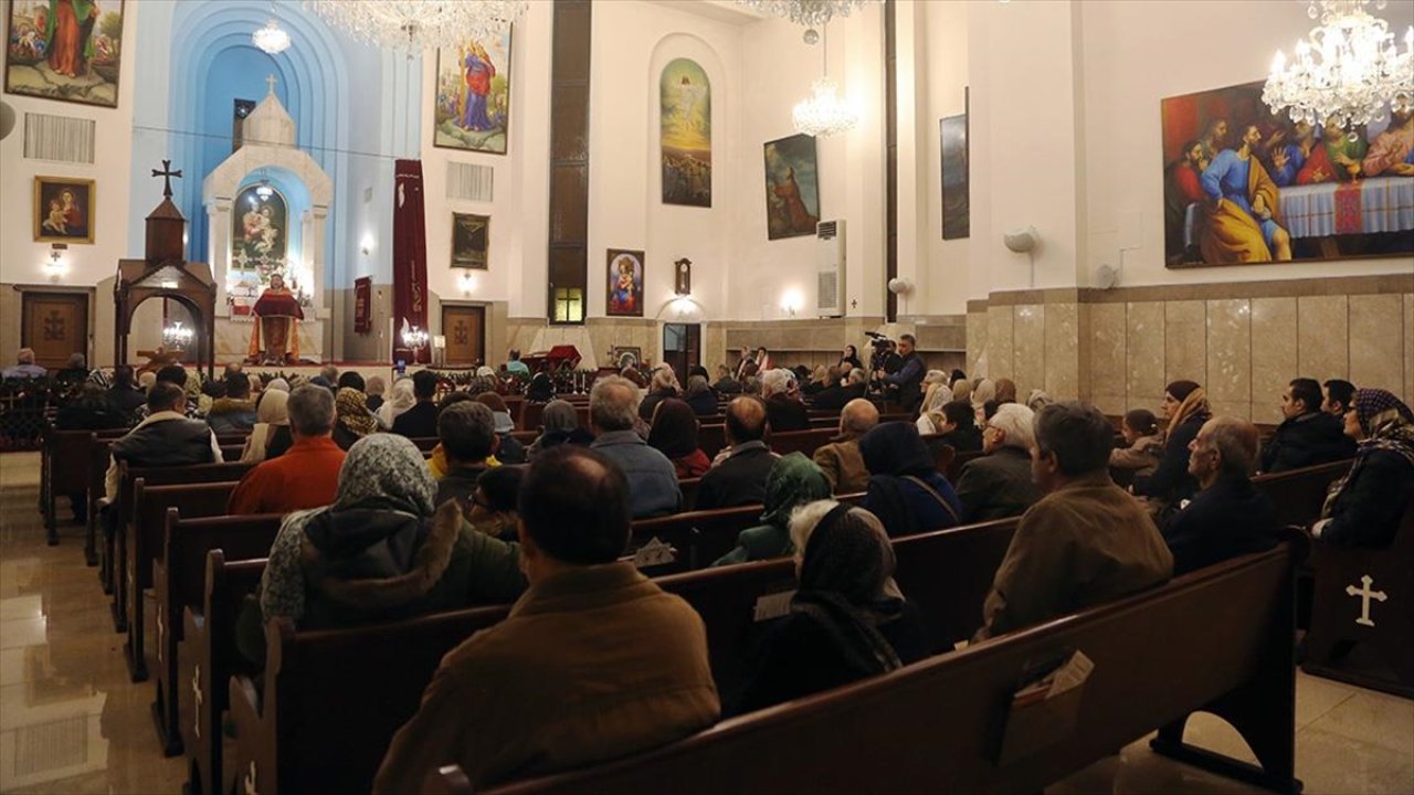 İranlı Hristiyanlardan yılın ilk ayininde Gazze için dua
