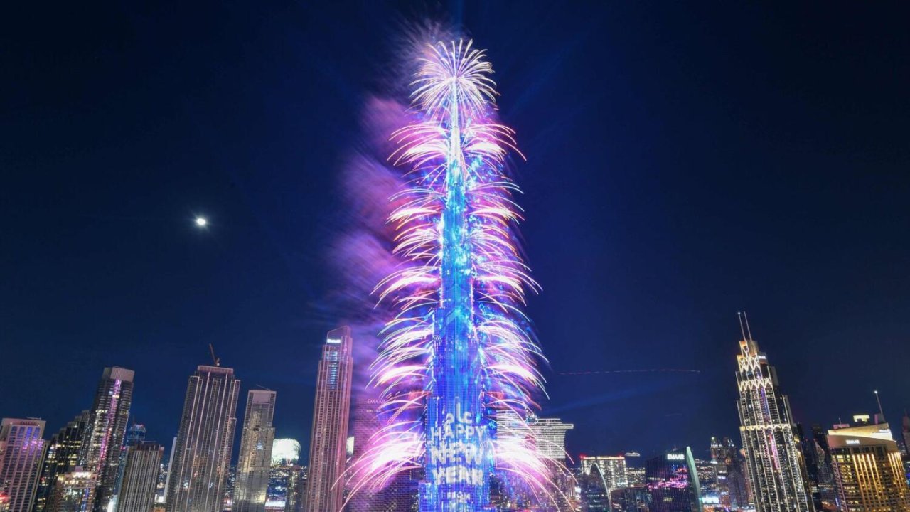 Dubai’de görkemli yılbaşı kutlaması!