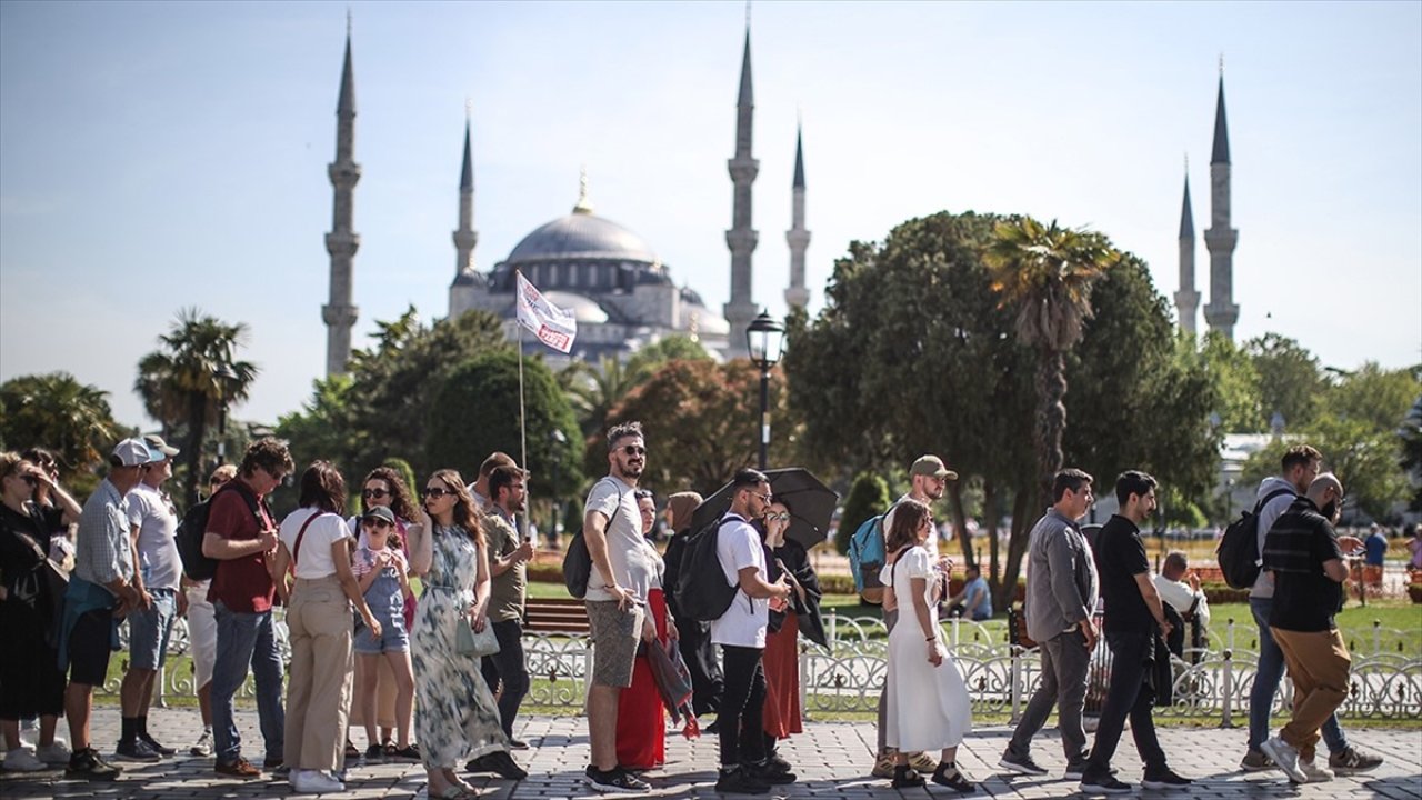 İstanbul'a 2023'ün 11 ayında gelen yabancı turist arttı