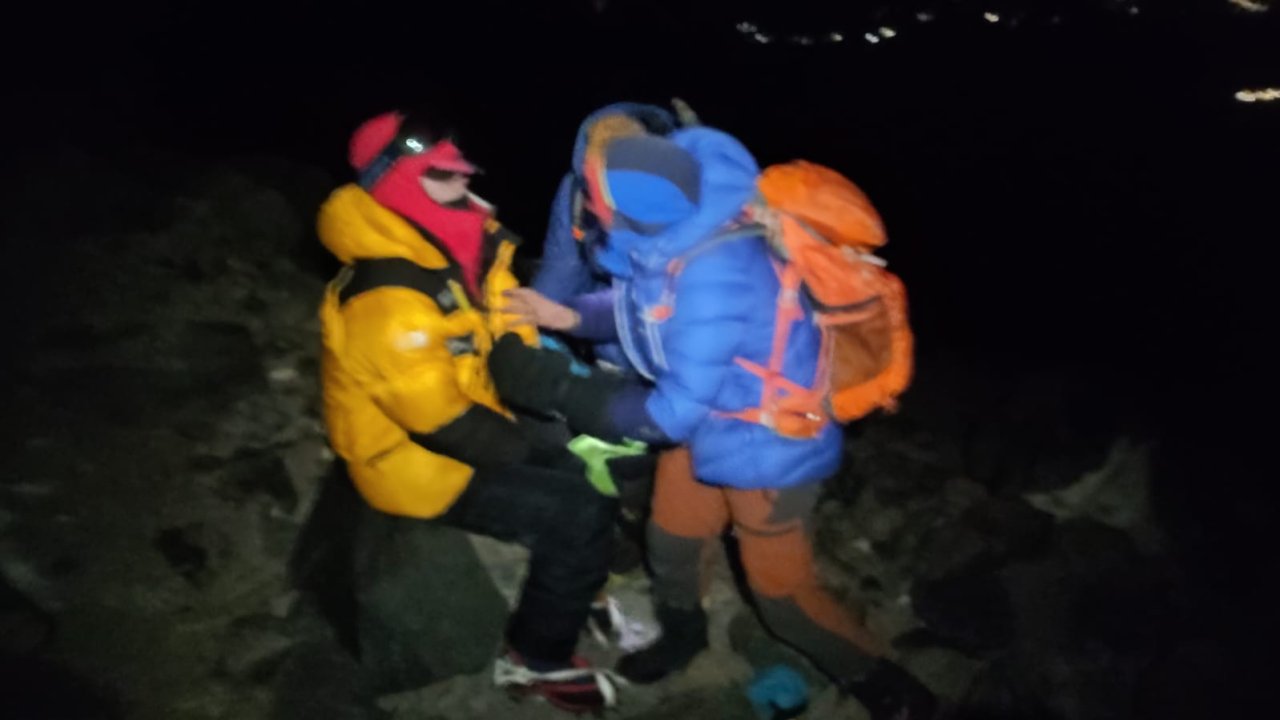 Ukraynalı dağcı Ağrı Dağı'nda tırmanış yaparken kayalıklara düştü