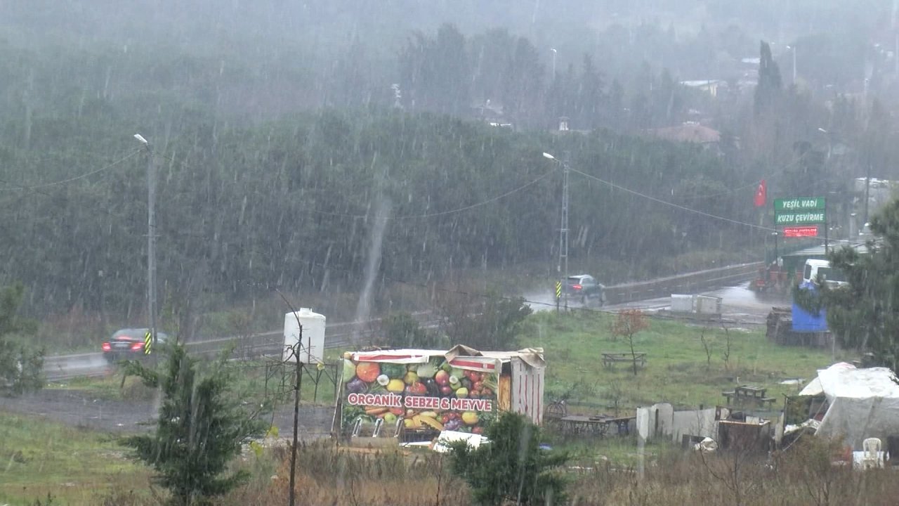 Anadolu Yakası'nda kar yağışı başladı!