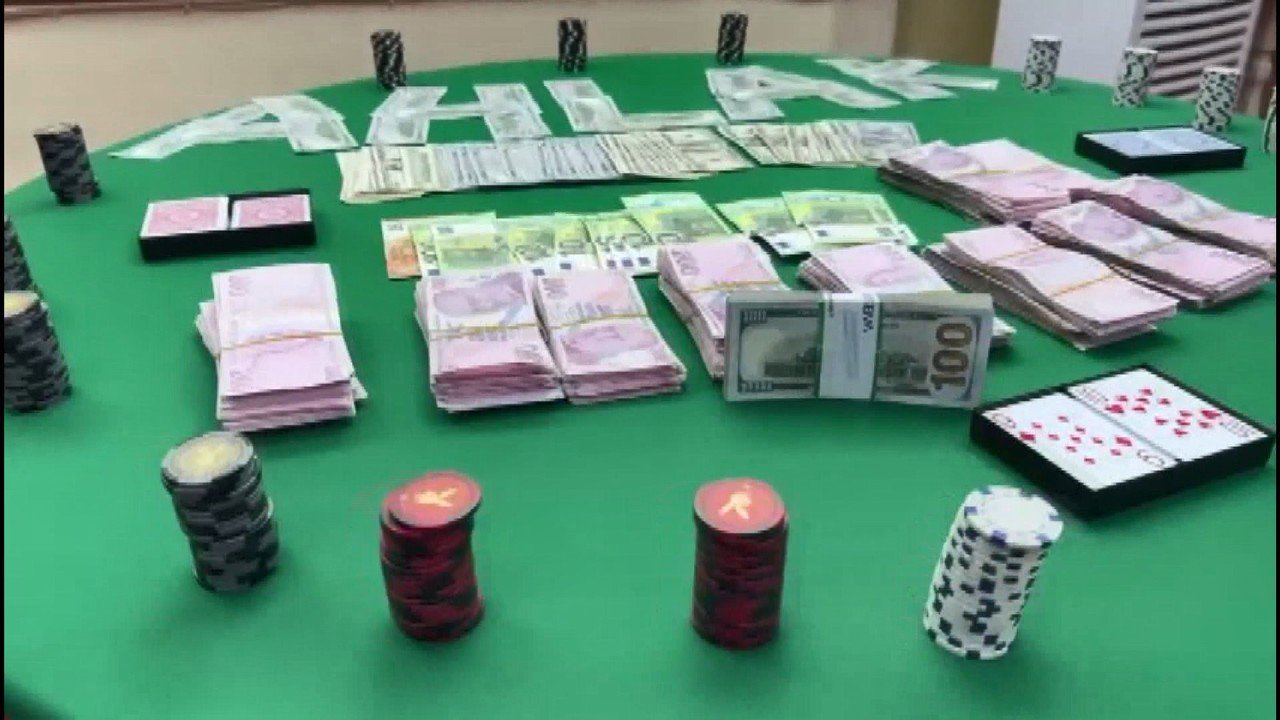 İstanbul'da iki mekana kumar baskını: Yakalananlara ceza yağdı