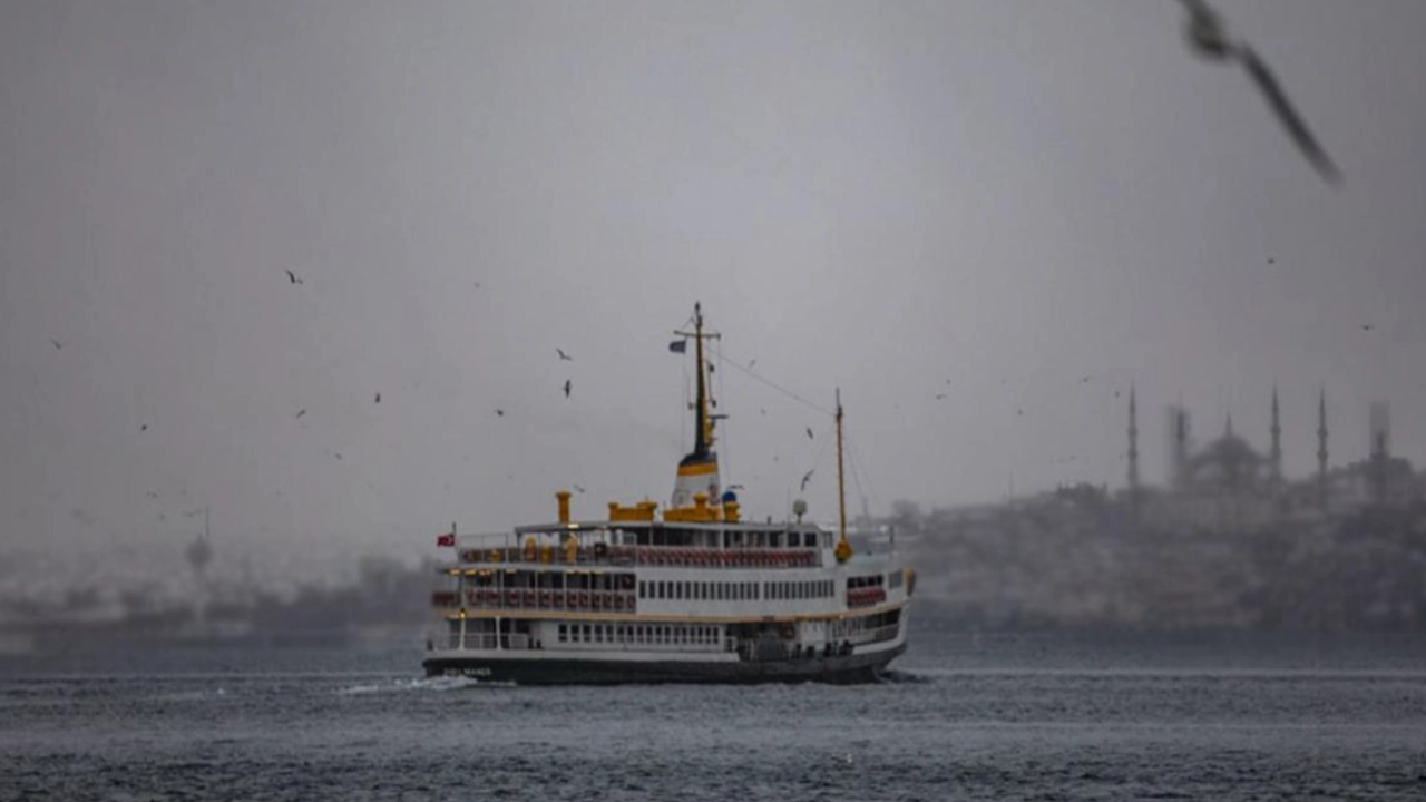 İstanbul'da deniz ulaşımına hava muhalefeti engeli: Bazı vapur seferleri iptal