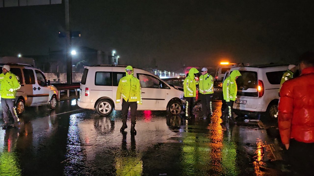 Başakşehir'de zincirleme kaza: 1'i ağır 3 kişi yaralı